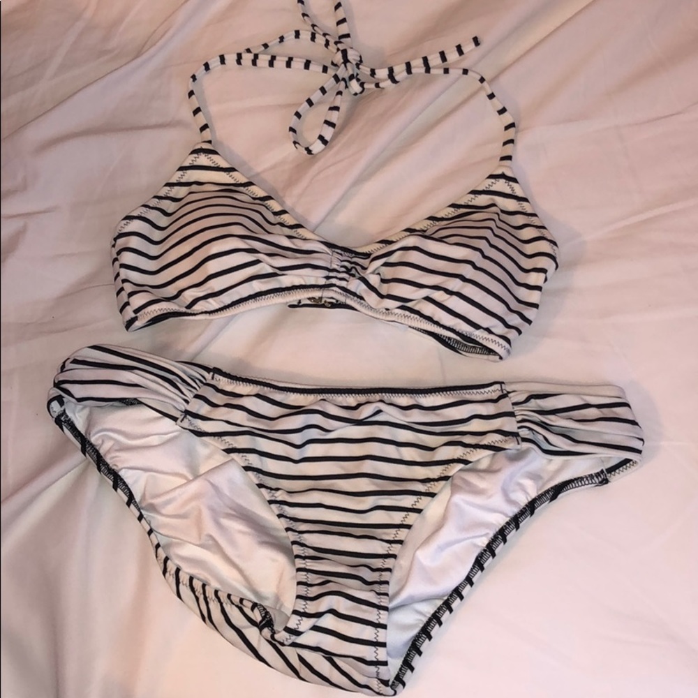 Black and white stripped bikini set